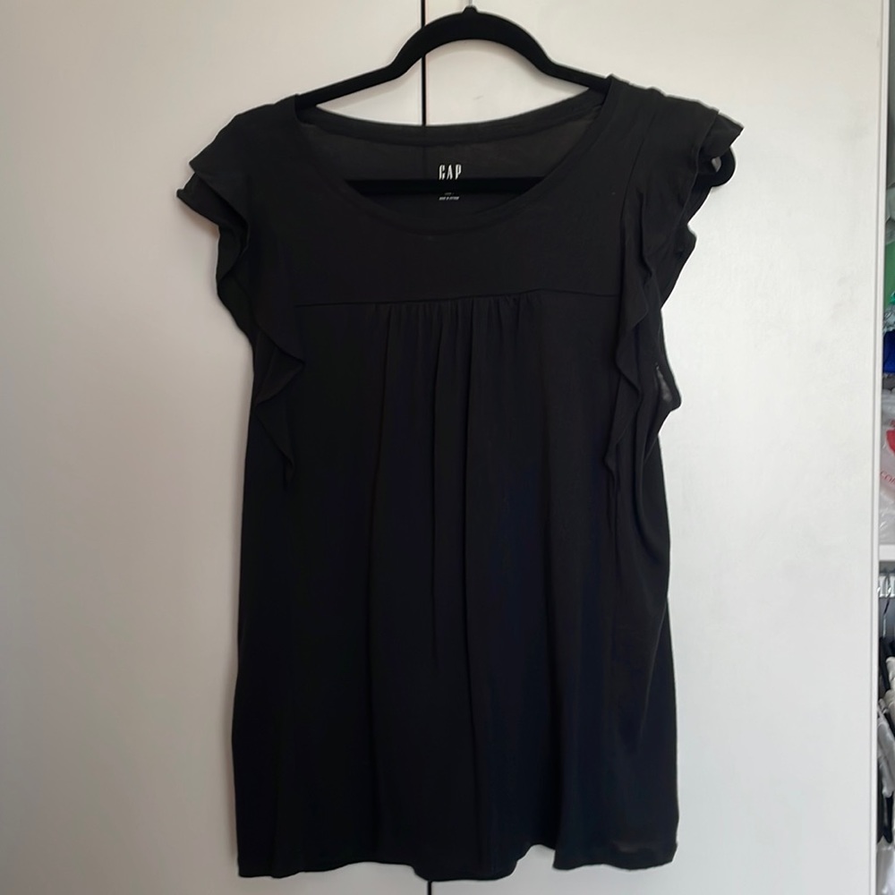 Gap ruffle sleeve T-shirt